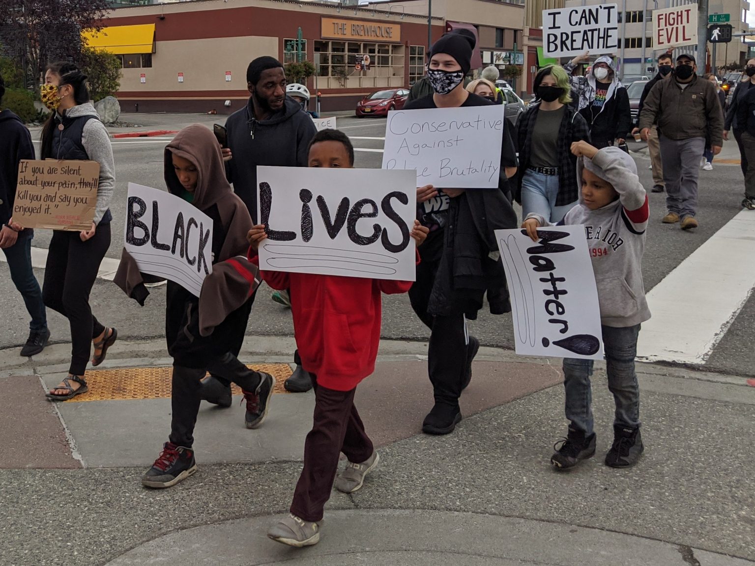Hundreds gather in Anchorage to commemorate 'March on Washington