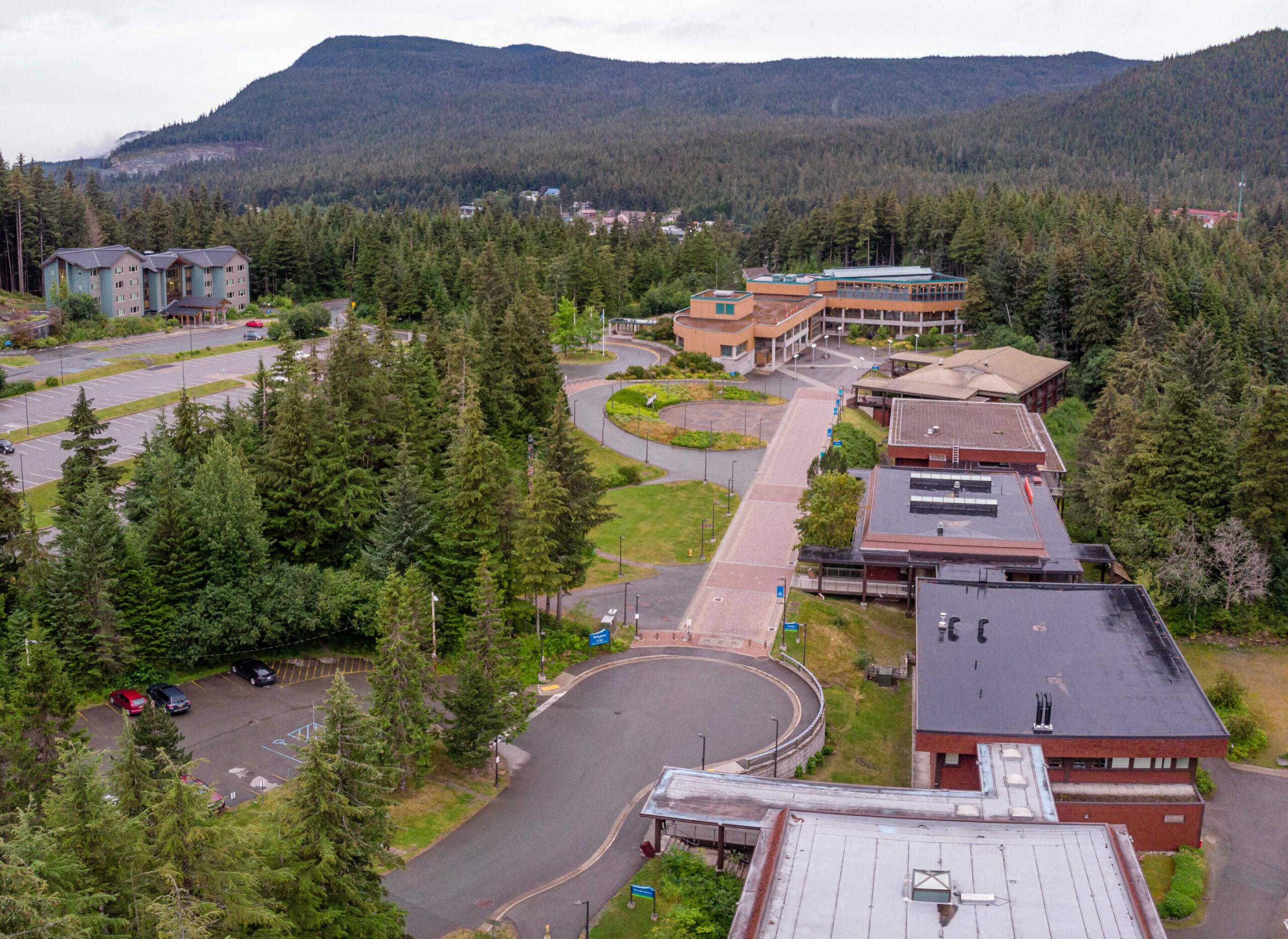 University of Alaska regents approve faculty pay increases. But the union says negotiations aren’t over. – Alaska Public Media